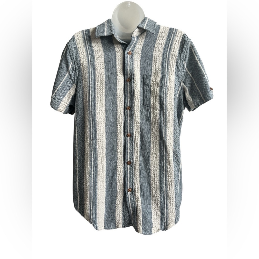 Ben Sherman Men’s Textured Blue and Ivory Button Front Shirt Size Medium